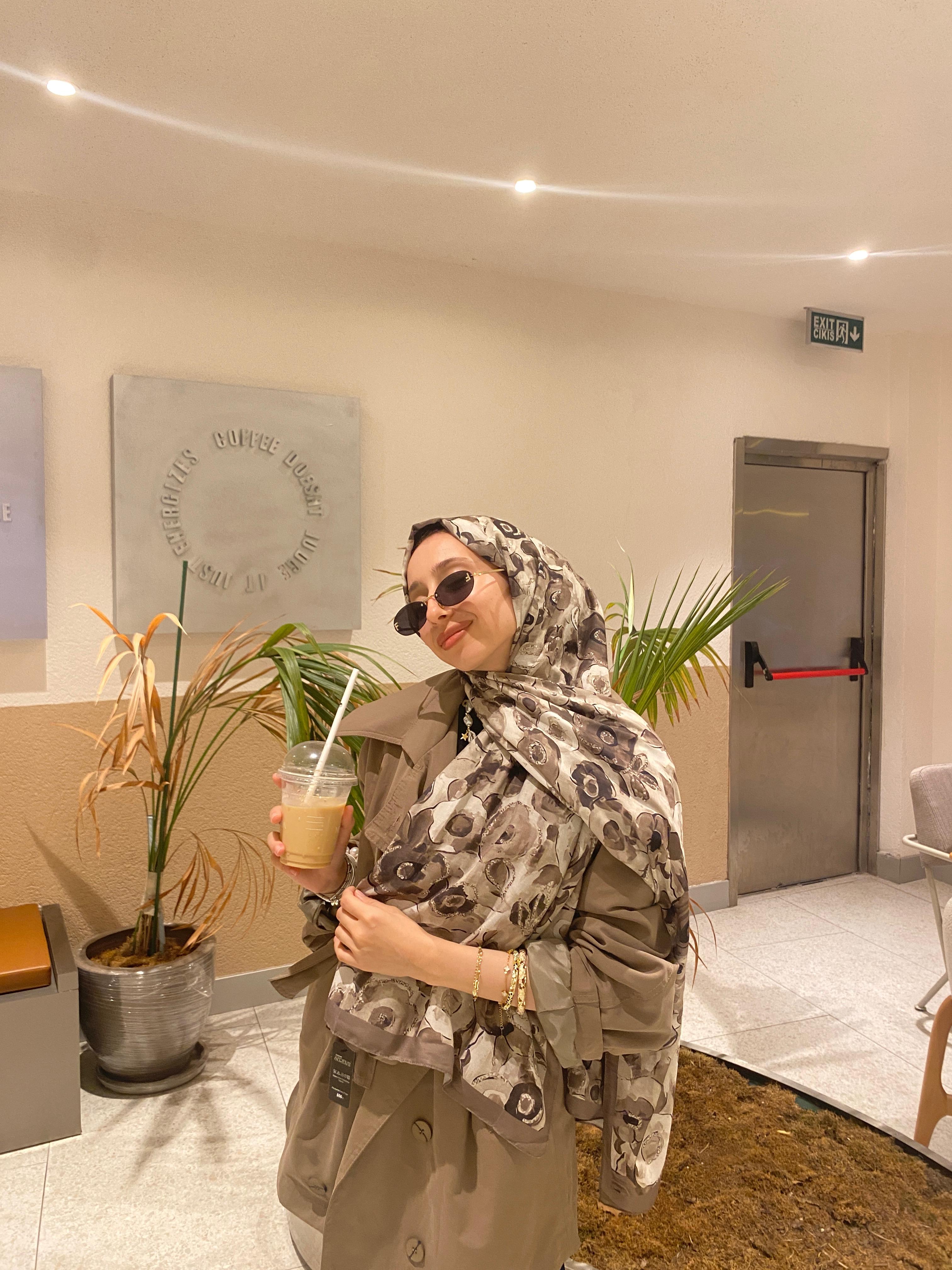 Batik Çiçek Desen Bambu Şal – Yumuşak Dökmeli Desenli Şal