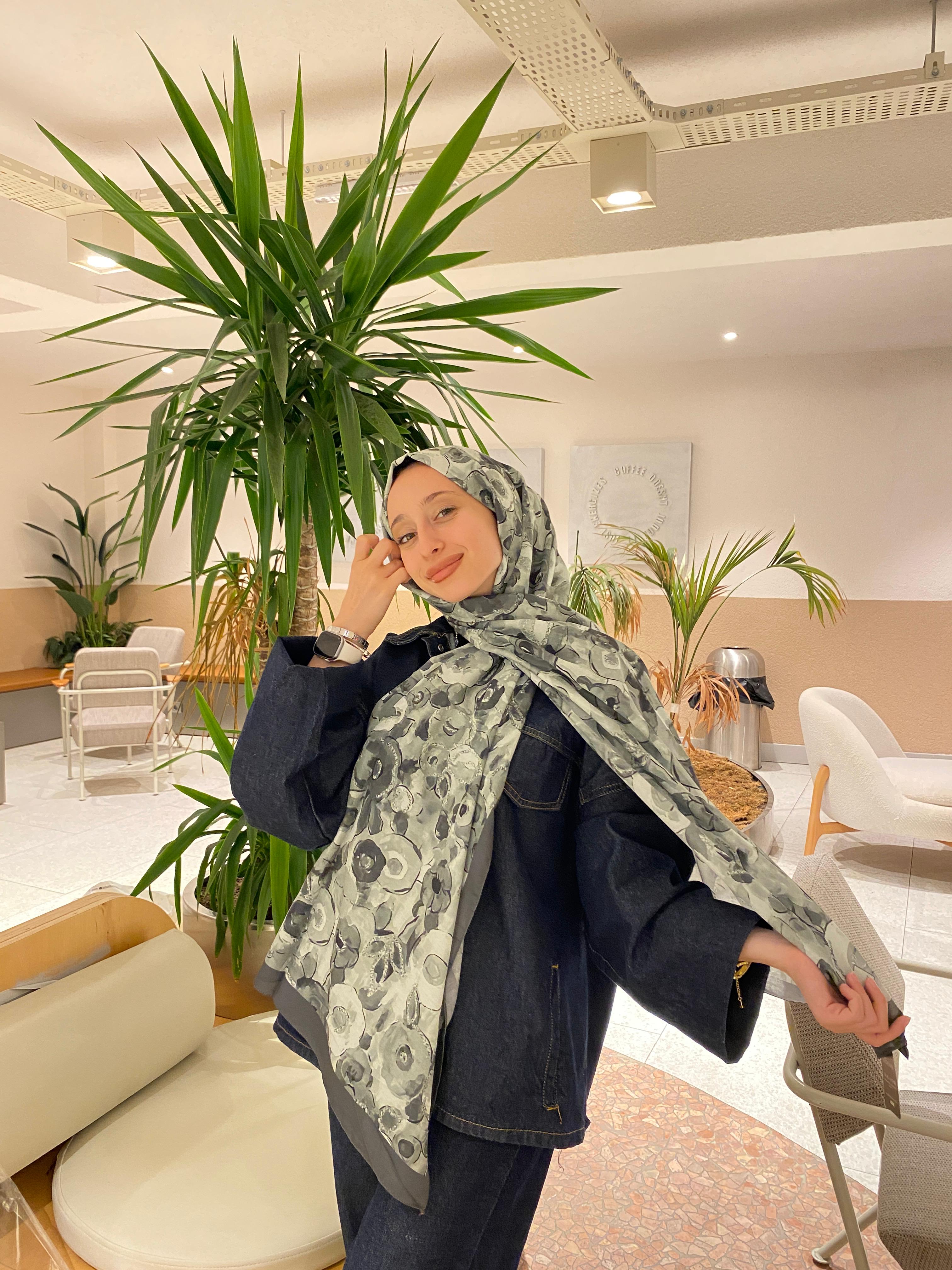 Batik Çiçek Desen Bambu Şal – Yumuşak Dökmeli Desenli Şal