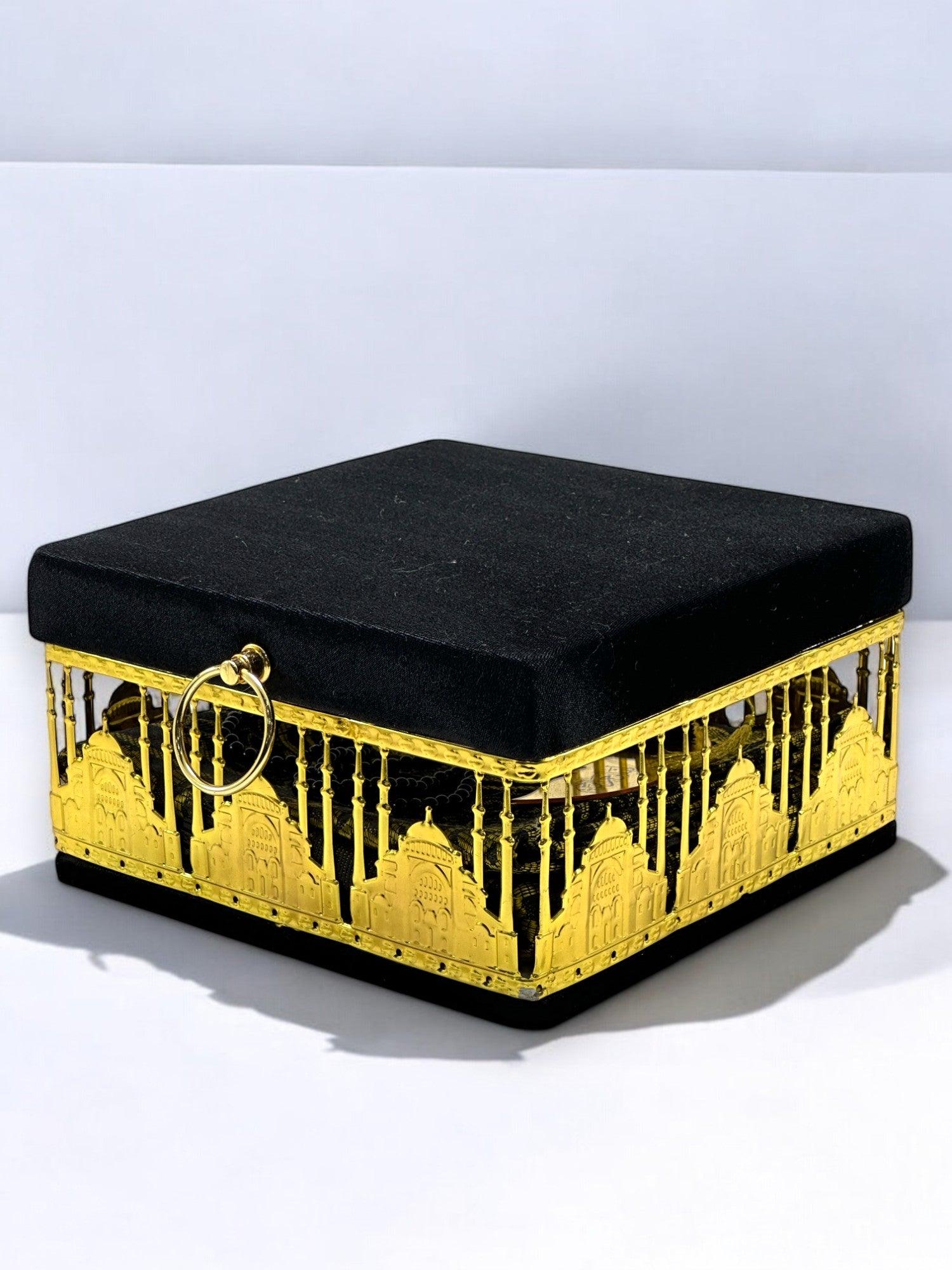 Cami Motifli Özel Sandık Hediye Seti - Kuran-ı Kerim, İnci Tesbih, Zikirmatik, Ayraç ve Seccade