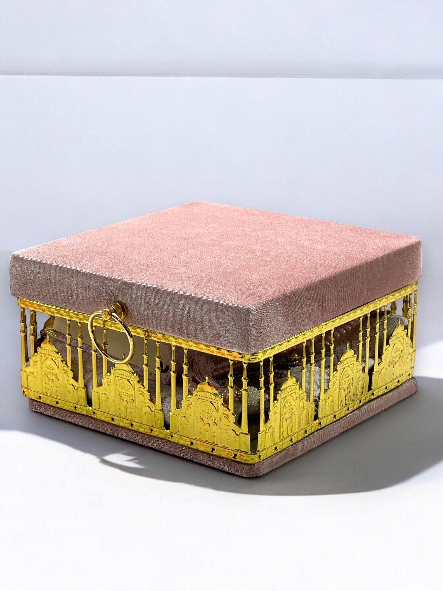 Cami Motifli Özel Sandık Hediye Seti - Kuran-ı Kerim, İnci Tesbih, Zikirmatik, Ayraç ve Seccade