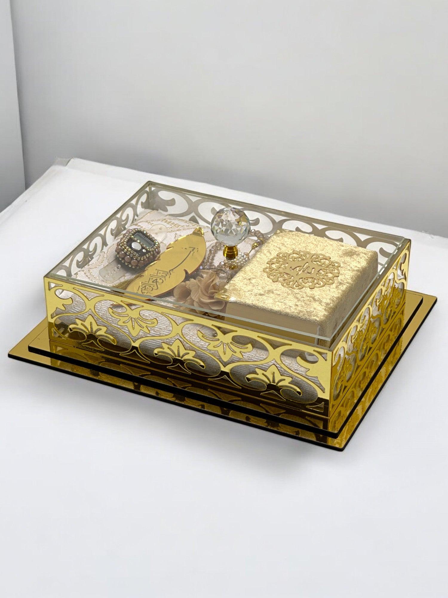 Özel Tasarım Şeffaf Hediyelik Set – Kuran-ı Kerim, Zikirmatik, Seccade, Ayraç ve Tesbih