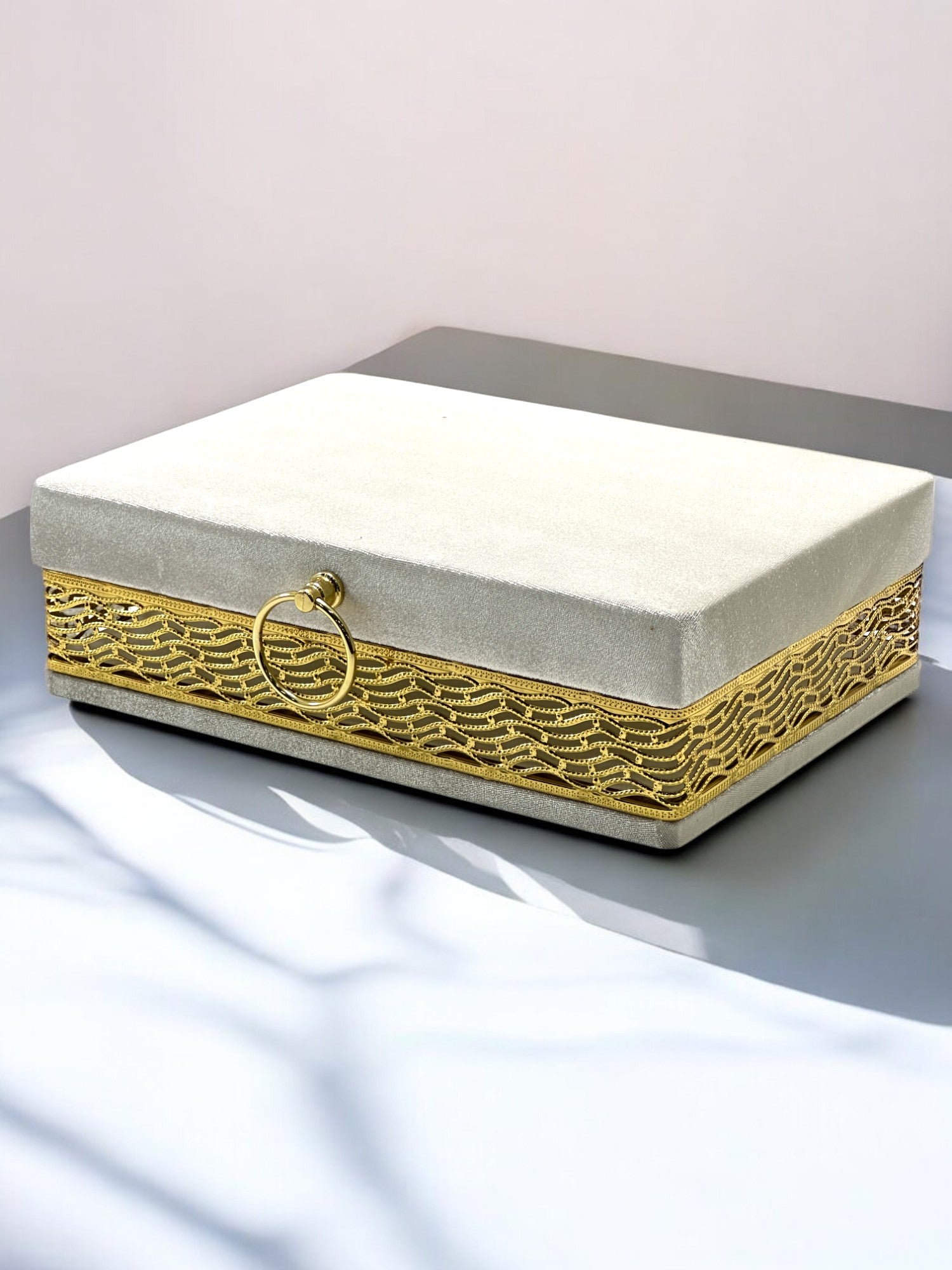 Özel Tasarım Gold İşlemeli Çeyizlik Sandık