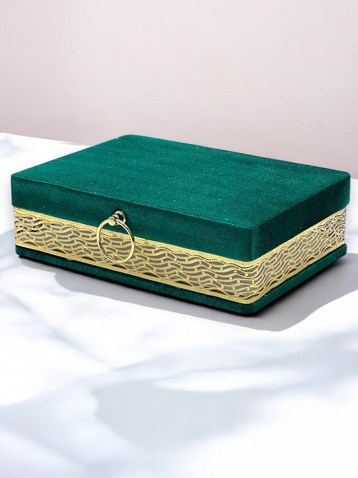 Özel Tasarım Gold İşlemeli Çeyizlik Sandık