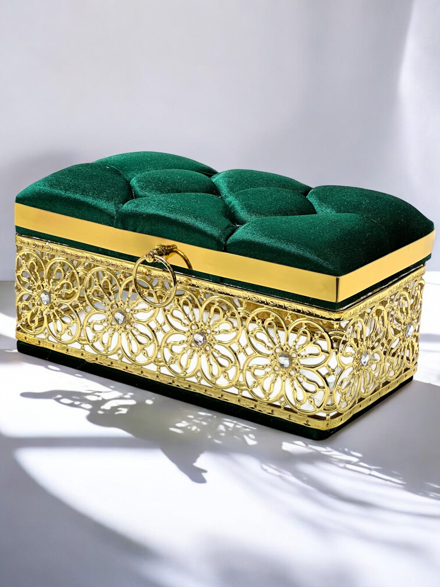 Özel Tasarım Kapitone Gold İşlemeli Çeyizlik Sandık