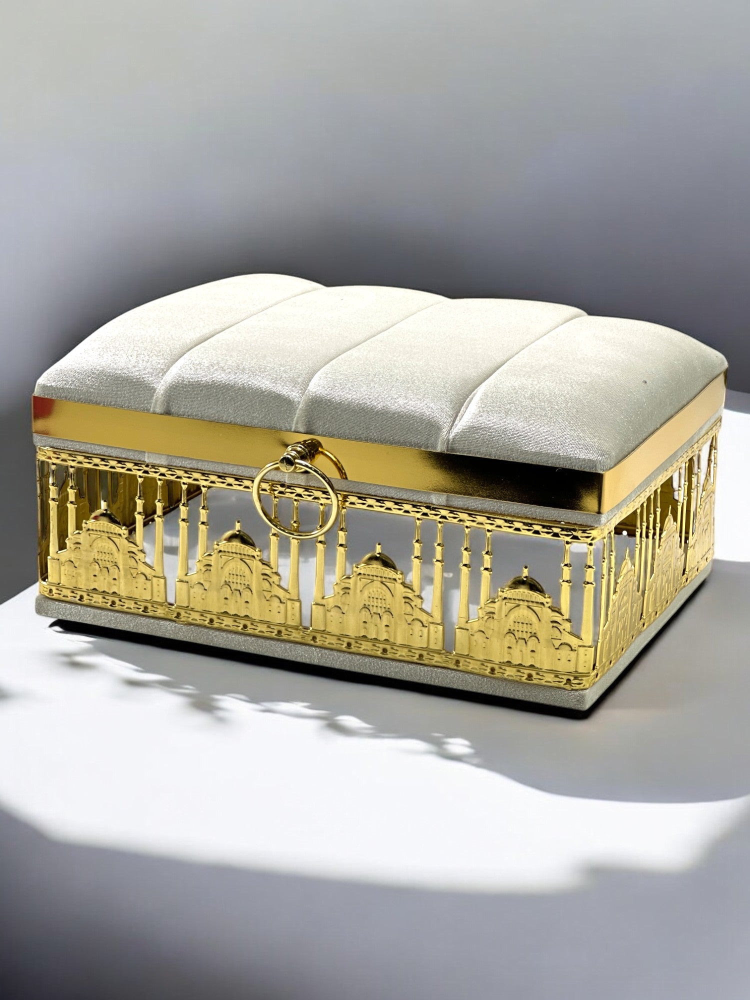 Özel Tasarım Cami Motifli Gold İşlemeli Çeyizlik Sandık