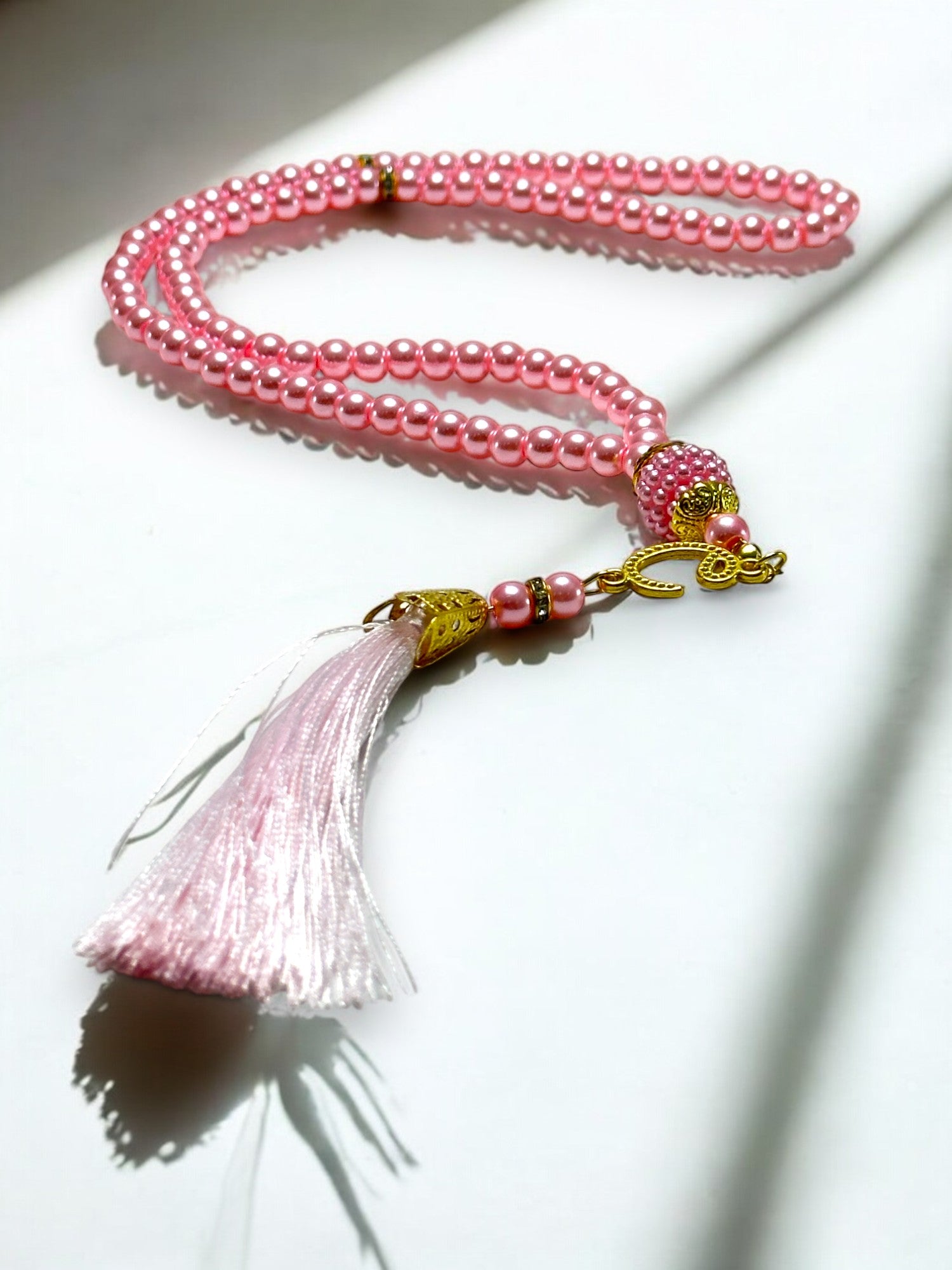 Vavlı Tuğralı 99’lu İnci Tesbih – Özel Tasarım, Şık ve Anlamlı Hediyelik