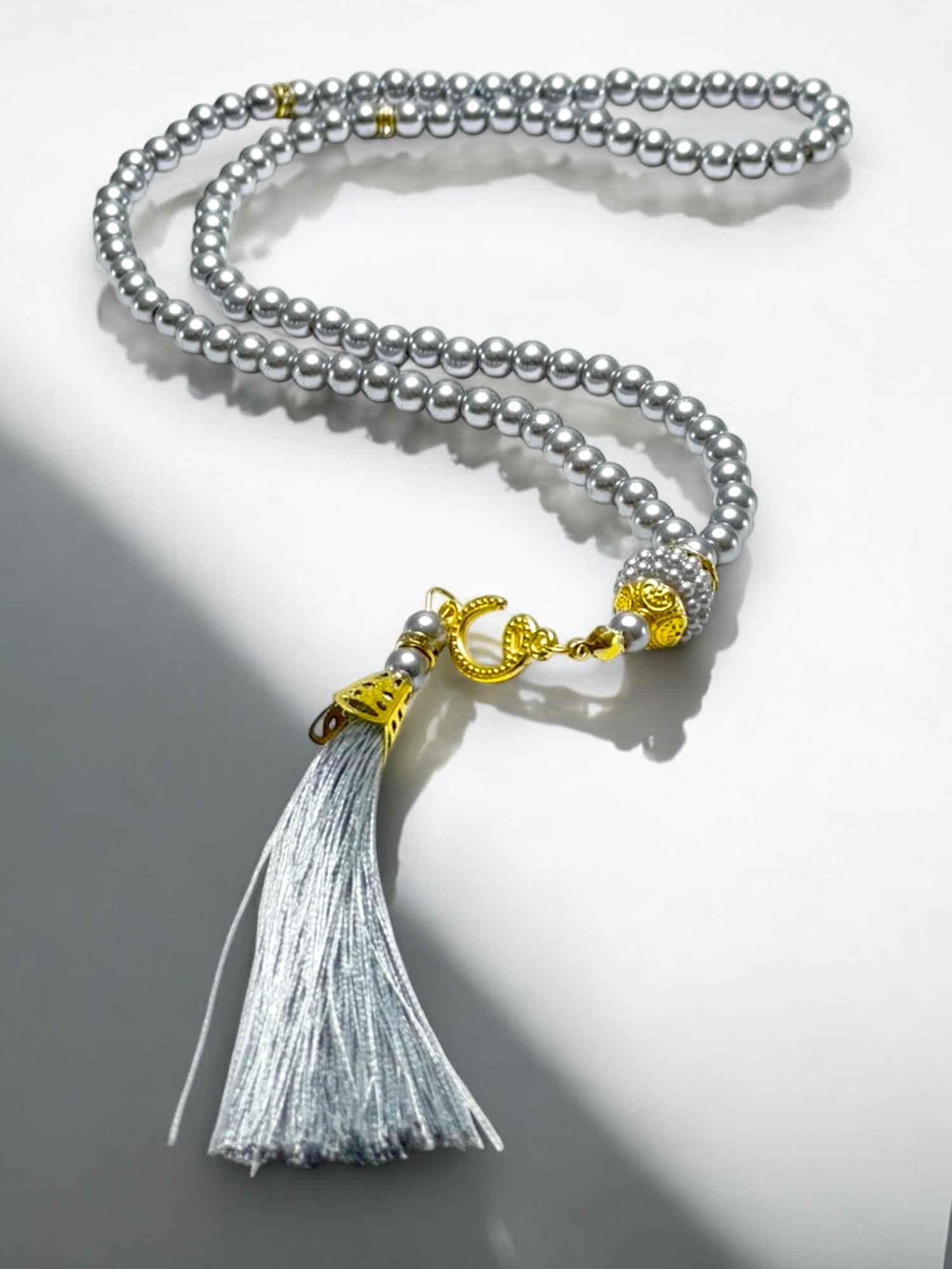 Vavlı Tuğralı 99’lu İnci Tesbih – Özel Tasarım, Şık ve Anlamlı Hediyelik