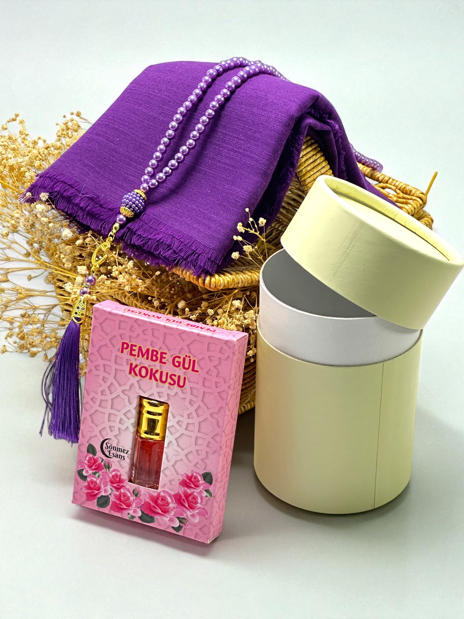 Flamlı Eşarp & İnci Tesbih & Esans – Silindir Kutu İçerisinde Manevi Set Söz, Nişan, Hediyeliği