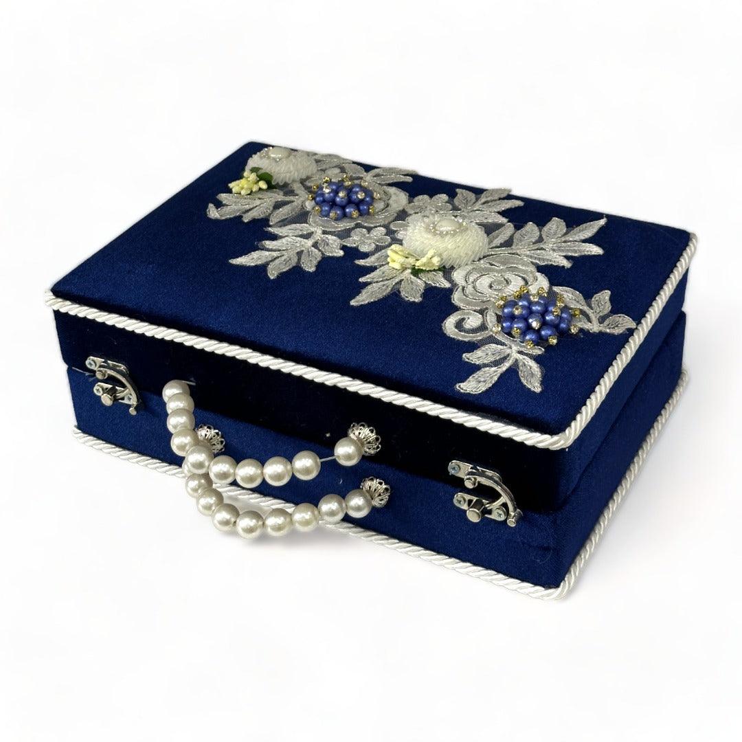 Kadife ve Gold Çeyiz Seti: Zarafetin ve Şıklığın Buluşması