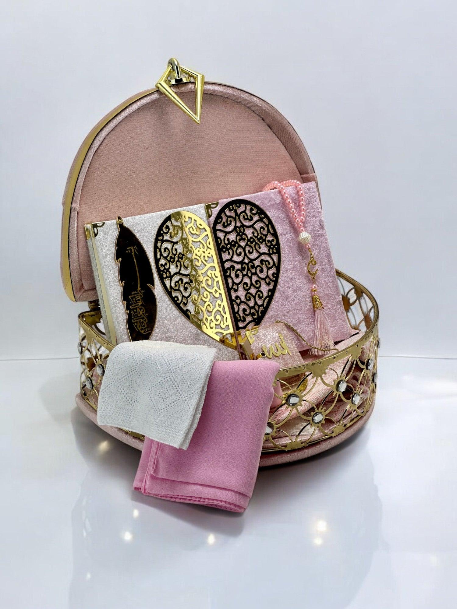 Lüks Kadife Kur’an Kutusu – Çift Kur’an-ı Kerim, Tesbih, Takke, Eşarp ve Ayraç Hediye Seti