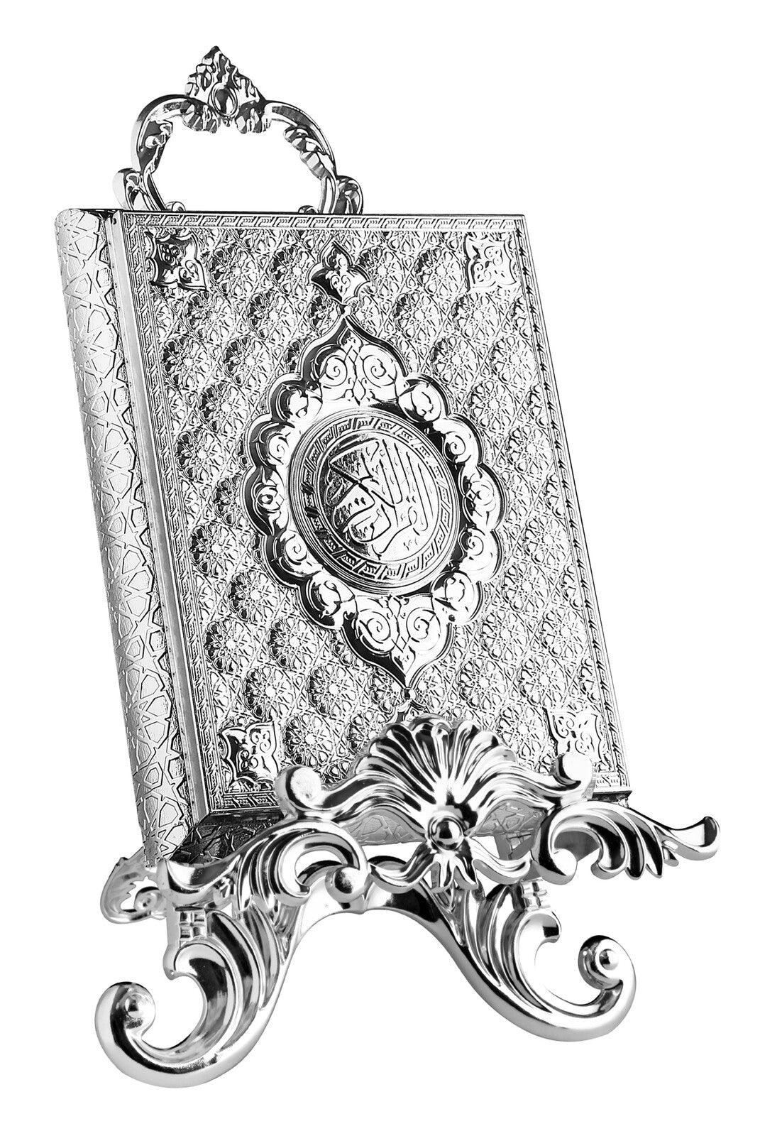 Silver Renkli Metal Kur’an Standı – Şıklığın ve Zarafetin Buluşma Noktası