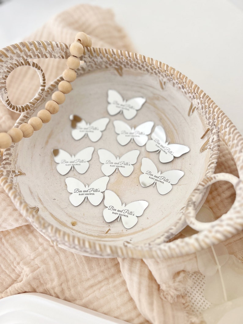 Kelebek Tasarımlı Altın Aynalı Kişiye Özel Hediyelik – Kurdeleli Anı