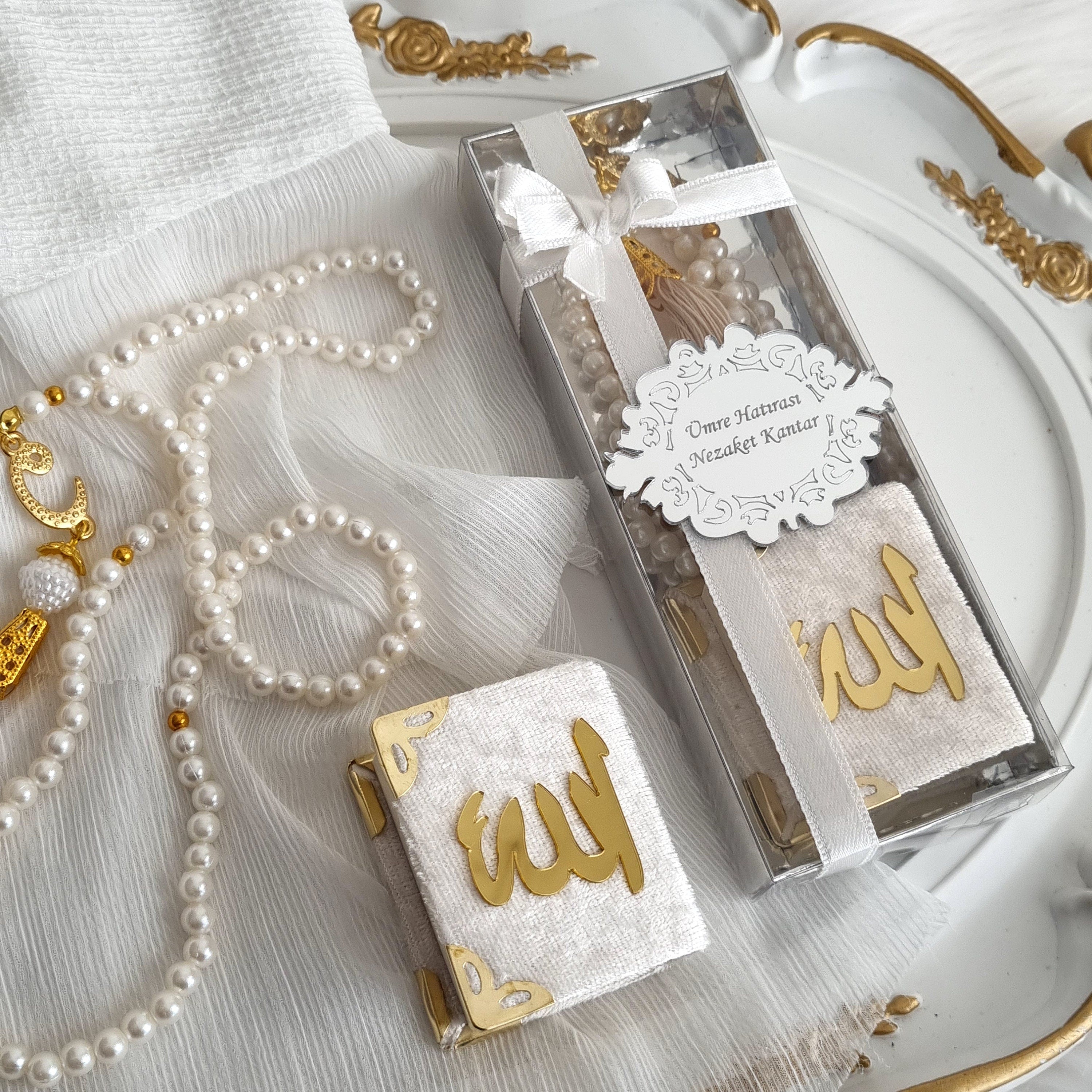 Kadife Kaplı Mini Kur’an Hediye Seti – Tesbihli İslami Hediye Kutusu