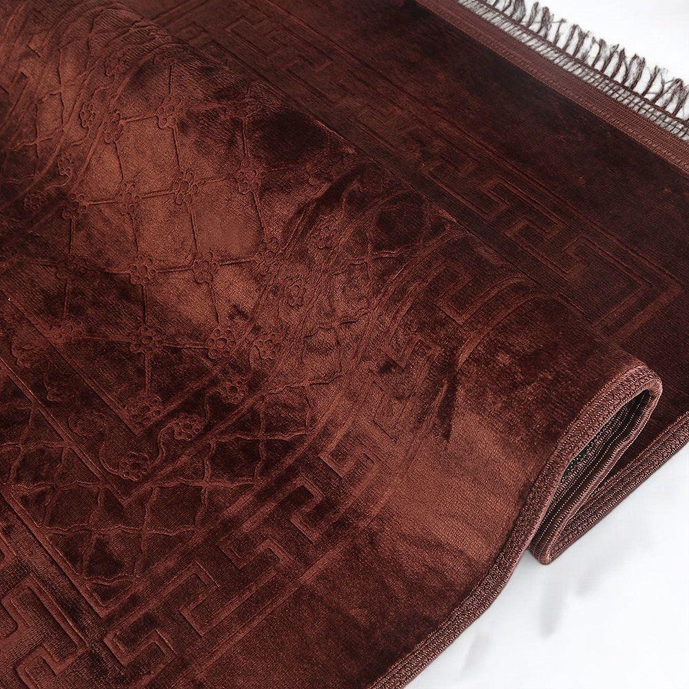 Lüks Kalın Yumuşak Peluş Seccade Kaymaz Taban Özellikli