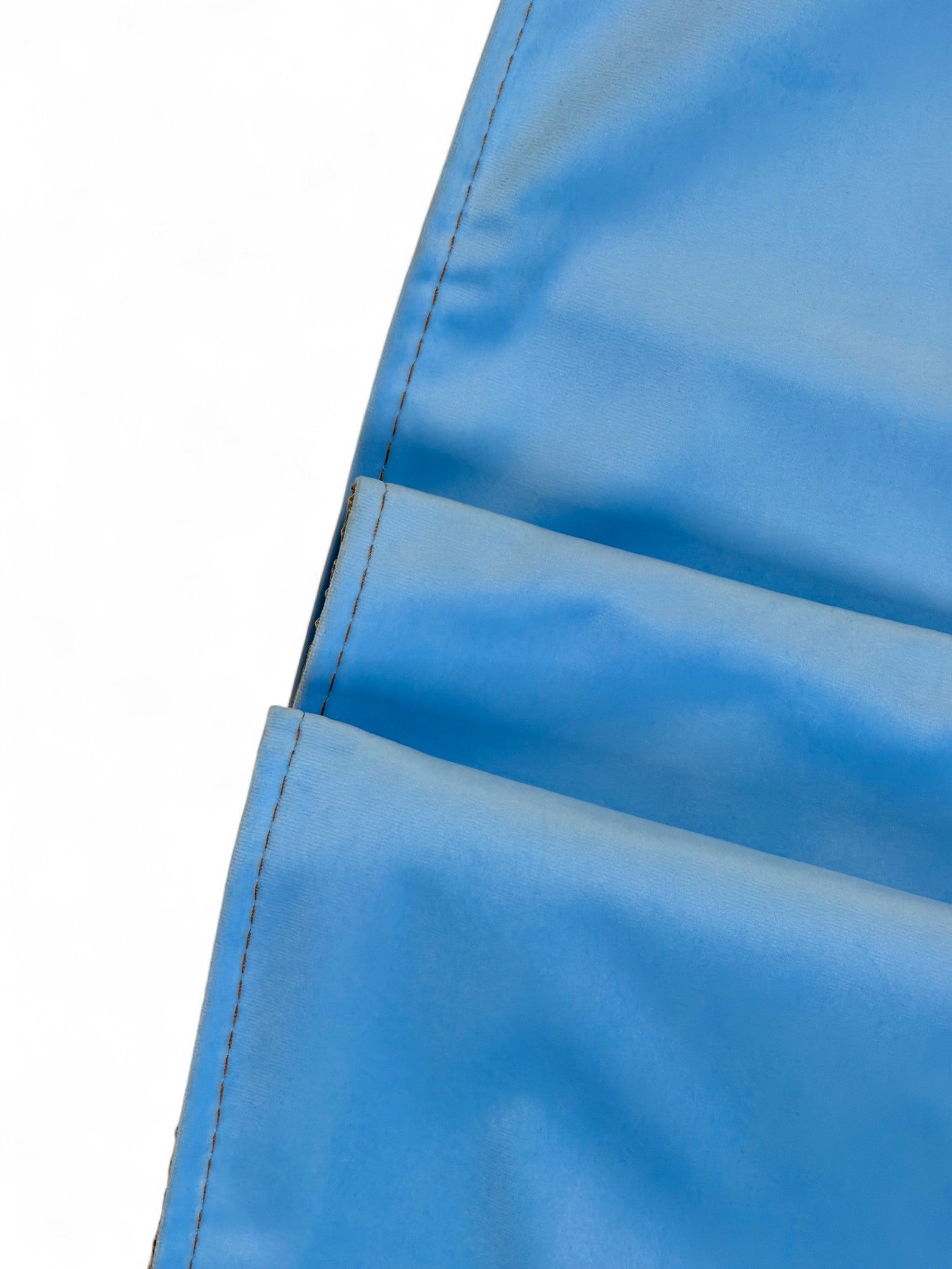 Lüks Kadife Seccade – Yumuşak Dokulu, Premium Kalite, Şık ve Zarif Tasarım