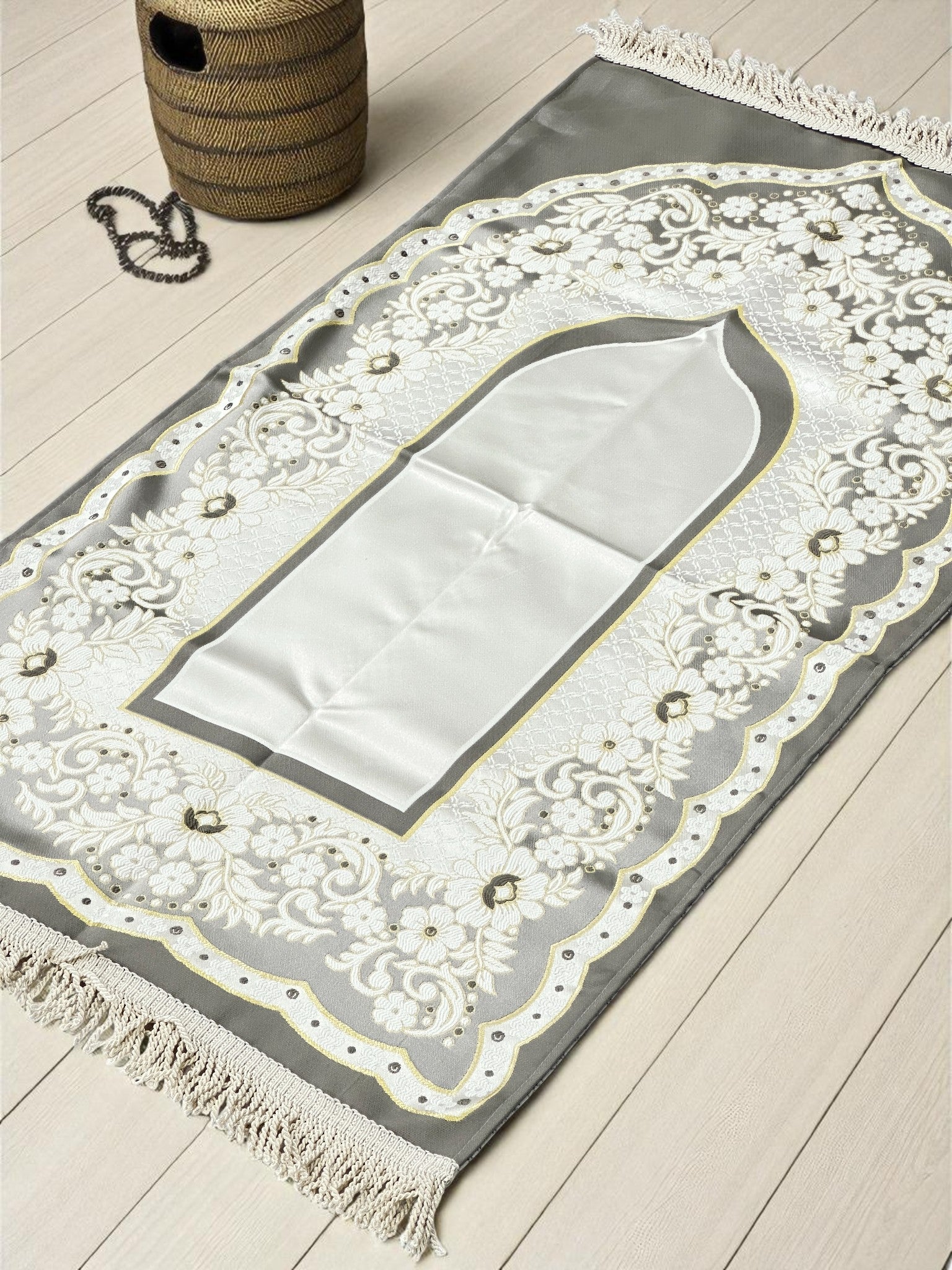 Astarlı Çiçek Desenli Seccade – Hediyelik, Çeyizlik, Manevi Hediye, Seccade